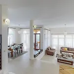 At Lighthouse Golf By Parnas Estate