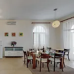 At Lighthouse Golf By Parnas Estate