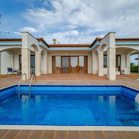 At Lighthouse Golf By Parnas Estate Balchik