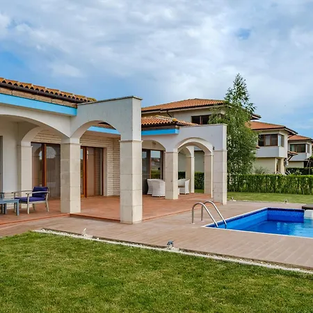 Villa At Lighthouse Golf By Parnas Estate *