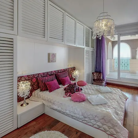 At Lighthouse Golf By Parnas Estate Villa *