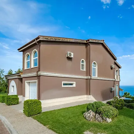 Villa At Lighthouse Golf By Parnas Estate