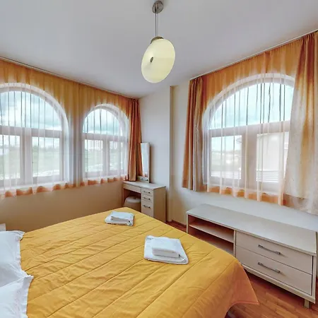 Villa At Lighthouse Golf By Parnas Estate