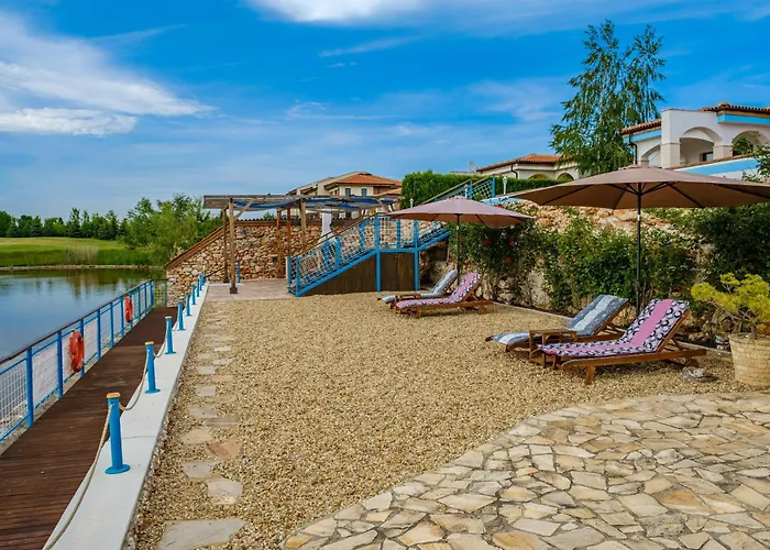 At Lighthouse Golf By Parnas Estate Villa *