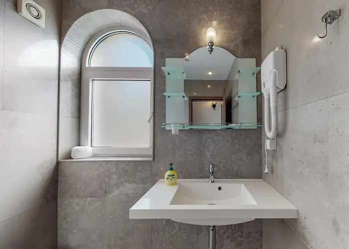 At Lighthouse Golf By Parnas Estate