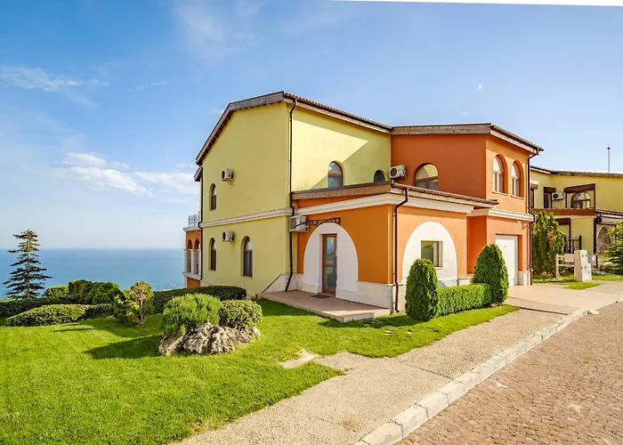 At Lighthouse Golf By Parnas Estate *